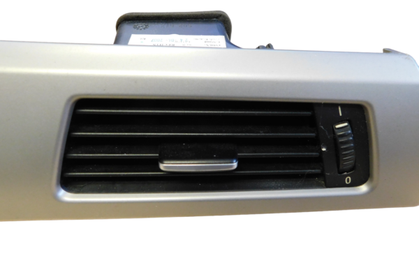 BMW 3 Series Dashboard Air Vent Front Right - Image 3