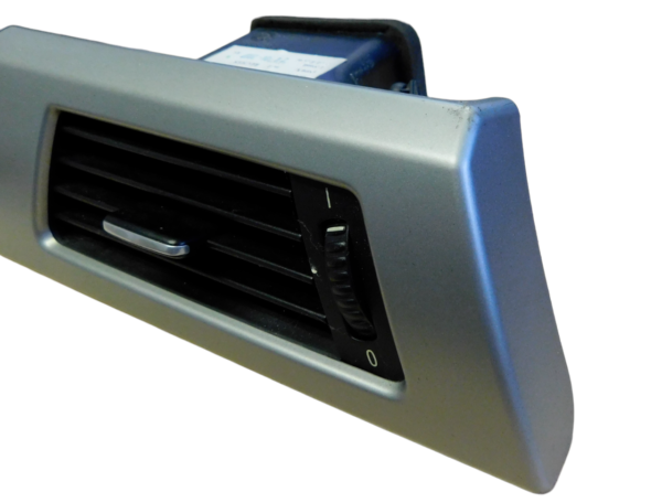 BMW 3 Series Dashboard Air Vent Front Right - Image 2