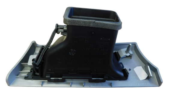 BMW 3 Series Dashboard Air Vent Front Right - Image 5