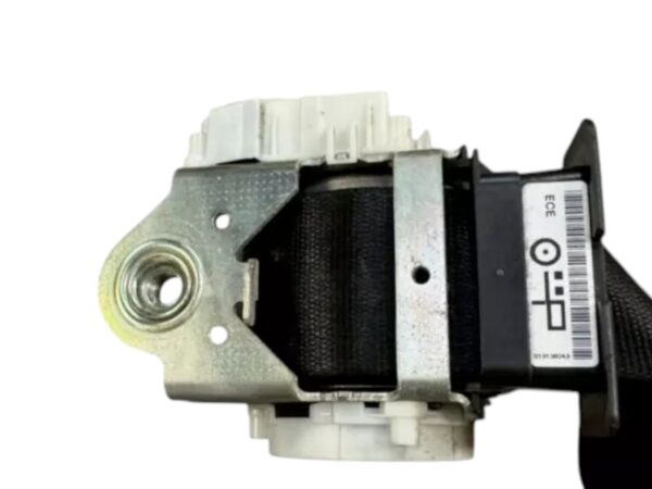 BMW 1 3 Series Upper Left Seat Belt - Image 6