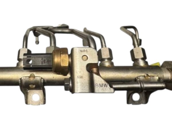 BMW 1 3 5 Series Fuel Rail - Image 3