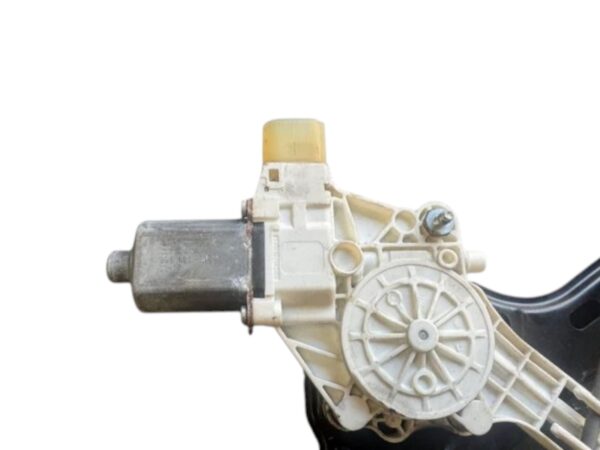 BMW 1 Series Front Right Window Regulator - Image 7