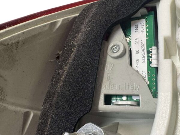 BMW 3 Series E90 O/s Drivers Side Right Tailight - Image 6