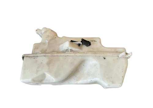 BMW 5 Series Windscreen Washer Reservoir - Image 3