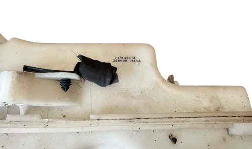 BMW 5 Series Windscreen Washer Reservoir - Image 6
